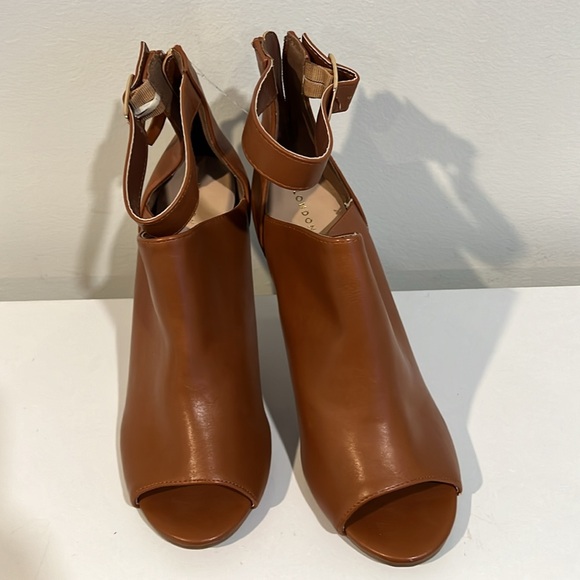 London Rag Women's Tan and Gold Courts size 10 3/$20 - Picture 2 of 8